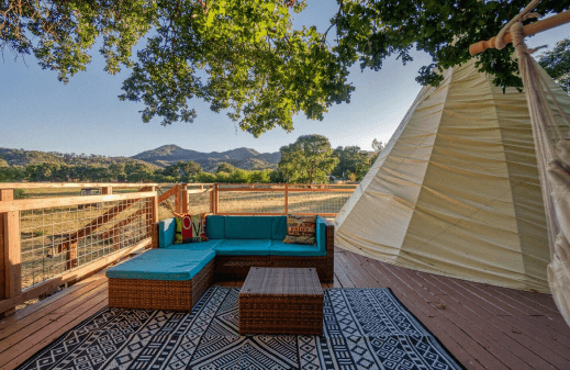 Soul Whispering Ranch | 灵吟山庄
